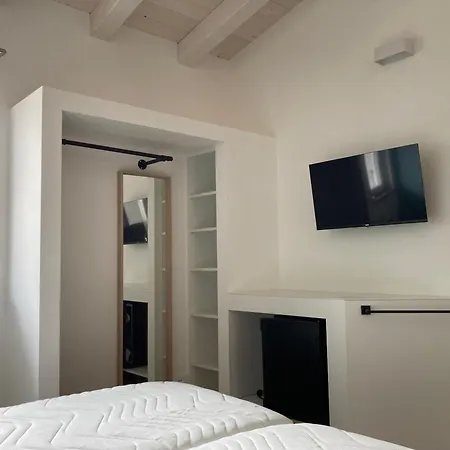 Casa Di Mirea فندق مبيت وإفطار غرادو